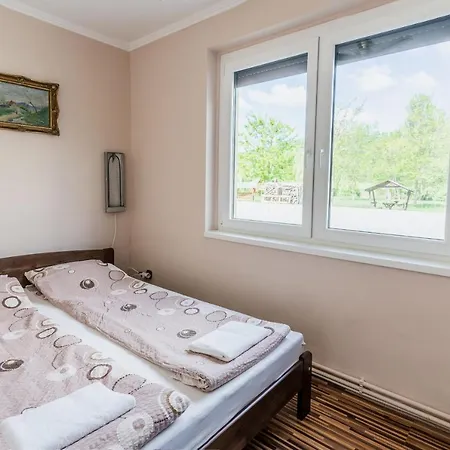 Tizto Vendeghaz Guest house *