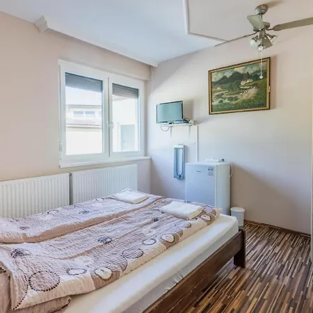Tizto Vendeghaz Guest house