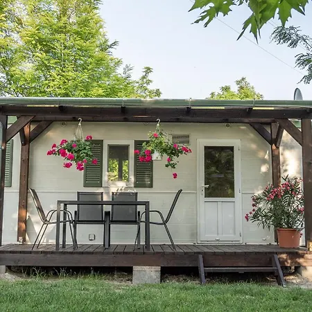Tizto Vendeghaz Guest house