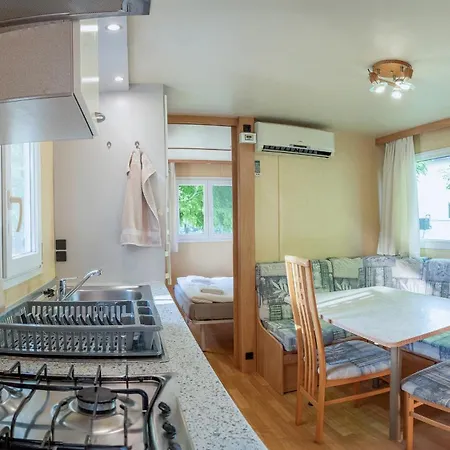 Tizto Vendeghaz * Baja